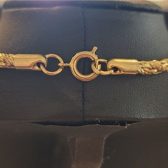 Faux Gold Chain - Picture 3 of 4